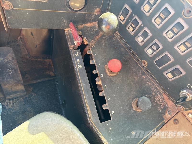 CAT 613C Motor Scraper كاشطات