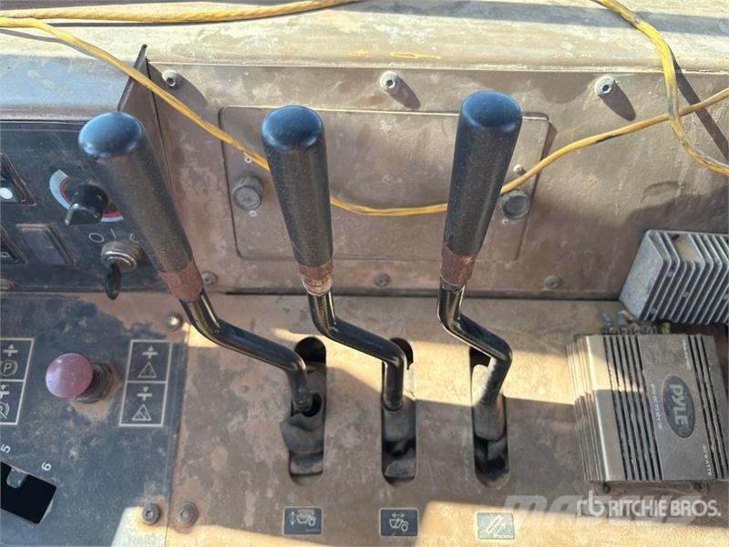 CAT 613C Motor Scraper كاشطات