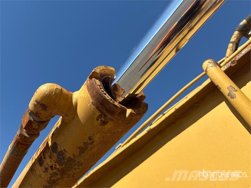 CAT 613C Motor Scraper كاشطات