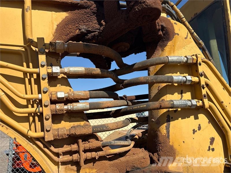 CAT 613C Motor Scraper كاشطات
