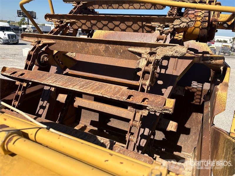 CAT 613C Motor Scraper كاشطات