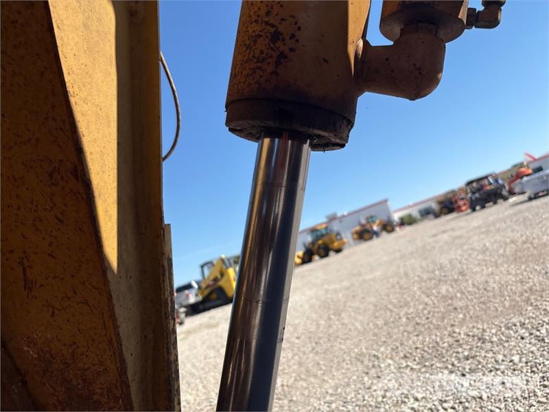 CAT 613C Motor Scraper كاشطات