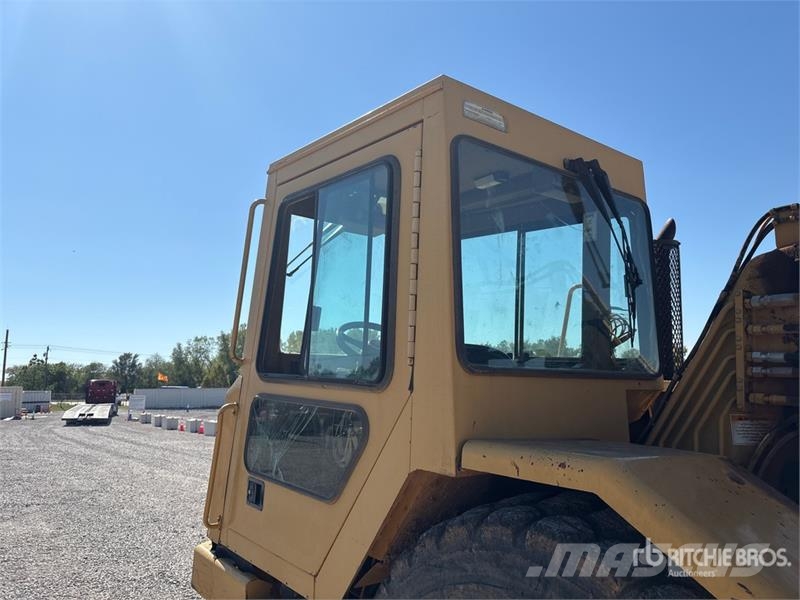 CAT 613C Motor Scraper كاشطات