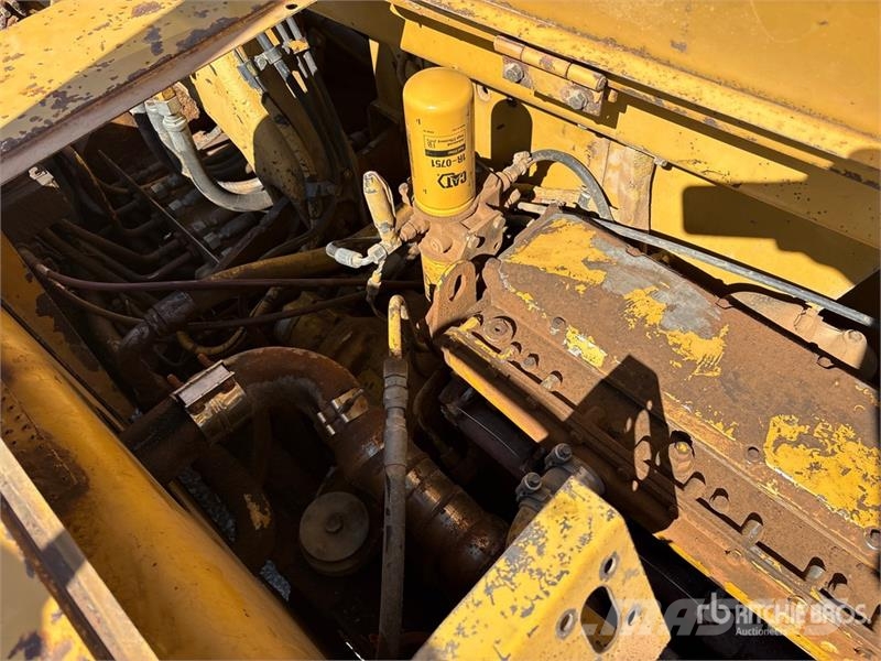 CAT 613C Motor Scraper كاشطات