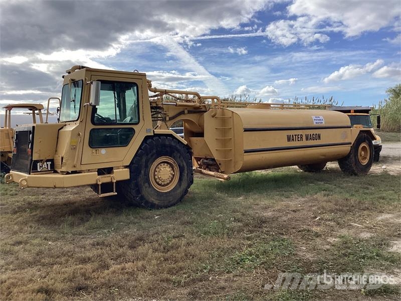 CAT 613C Water Wagon Tovornjaki za vodo