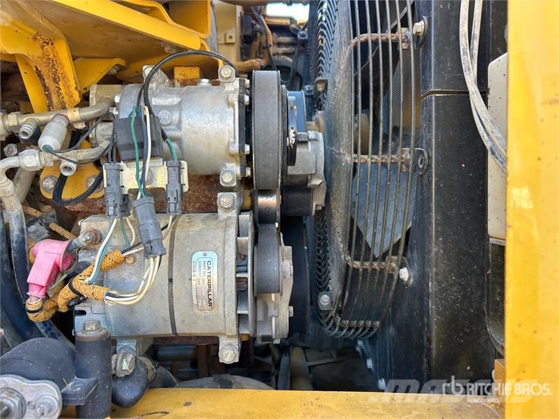 CAT 621G Veiskrape