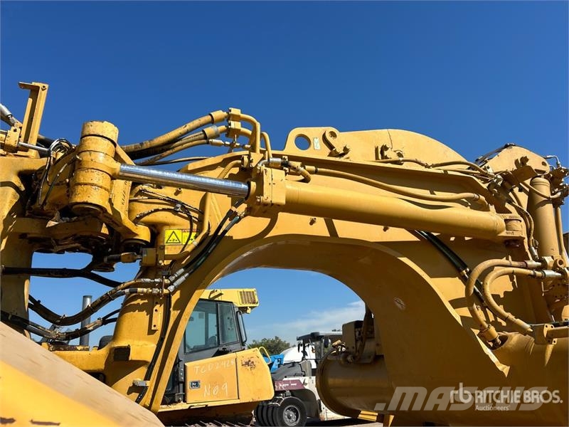 CAT 621G Veiskrape