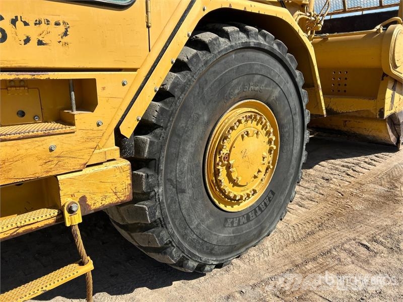 CAT 621G Veiskrape