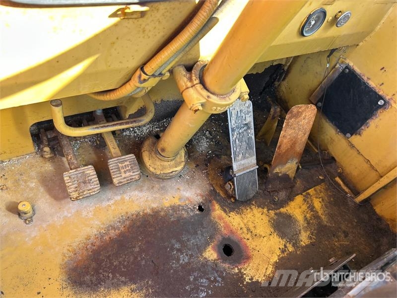 CAT 631C كاشطات