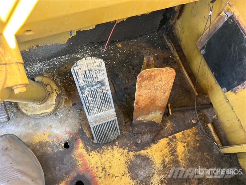 CAT 631C كاشطات