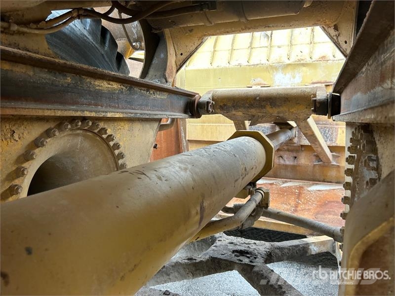 CAT 631C Strgalci