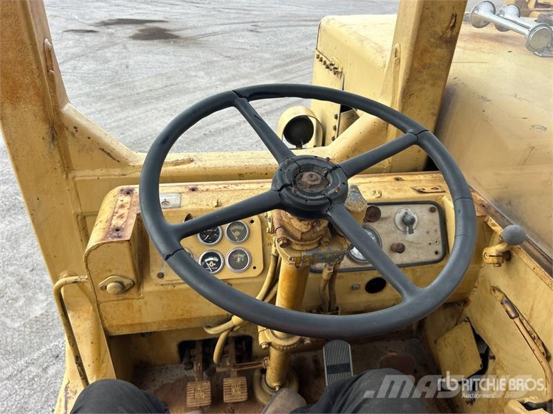 CAT 631C Strgalci