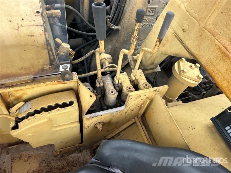 CAT 631C Strgalci