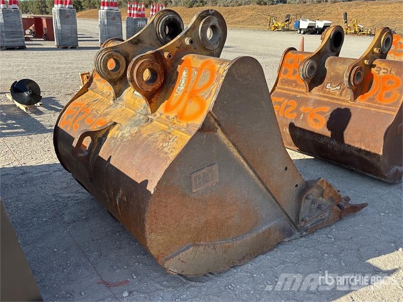 CAT 66 in Digging Excavator Bucket Kopad