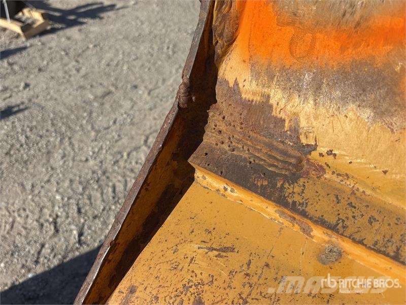 CAT 66 in Digging Excavator Bucket Kopad