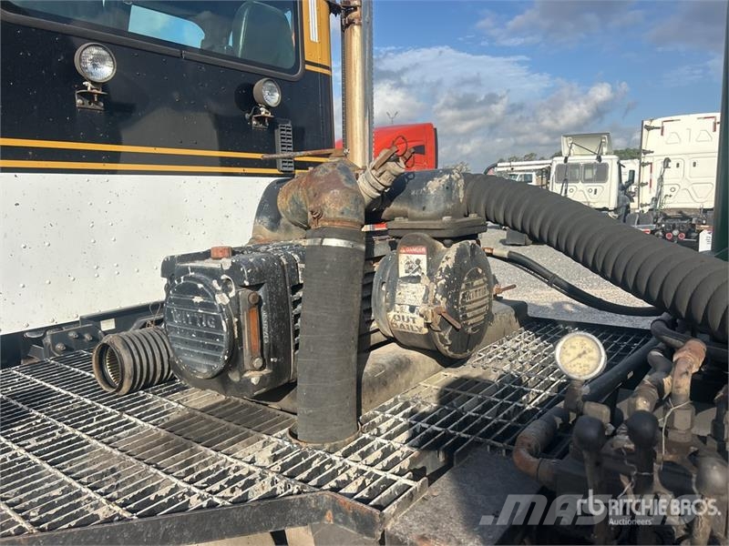 CAT 660S 6x4 Vacuum Tanker Truck コンバイン／バキュームトラック