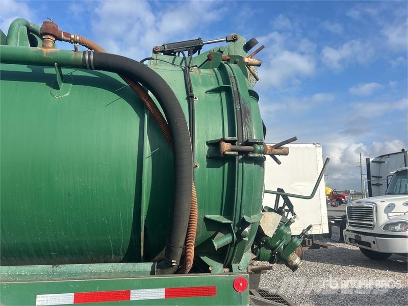 CAT 660S 6x4 Vacuum Tanker Truck コンバイン／バキュームトラック