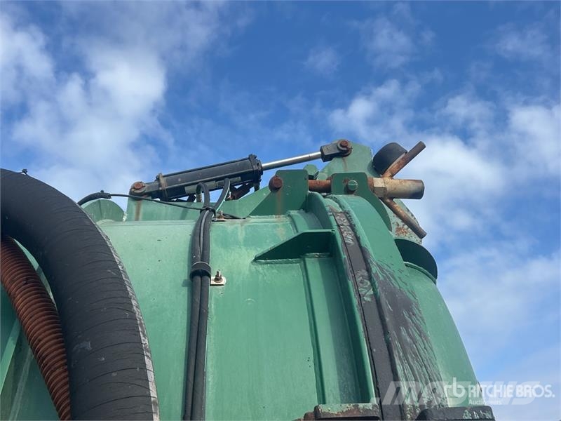 CAT 660S 6x4 Vacuum Tanker Truck コンバイン／バキュームトラック