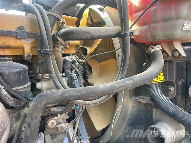 CAT 660S 6x4 Vacuum Tanker Truck コンバイン／バキュームトラック