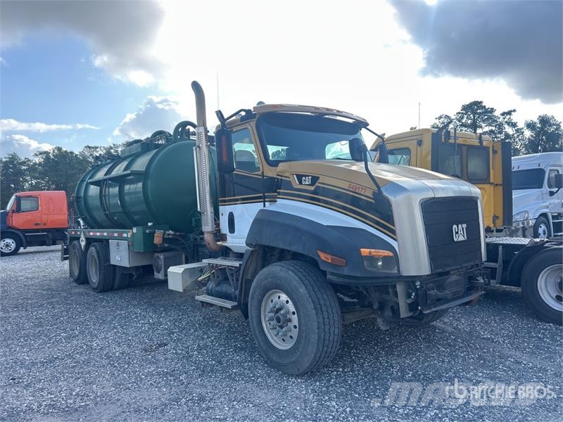 CAT 660S 6x4 Vacuum Tanker Truck コンバイン／バキュームトラック