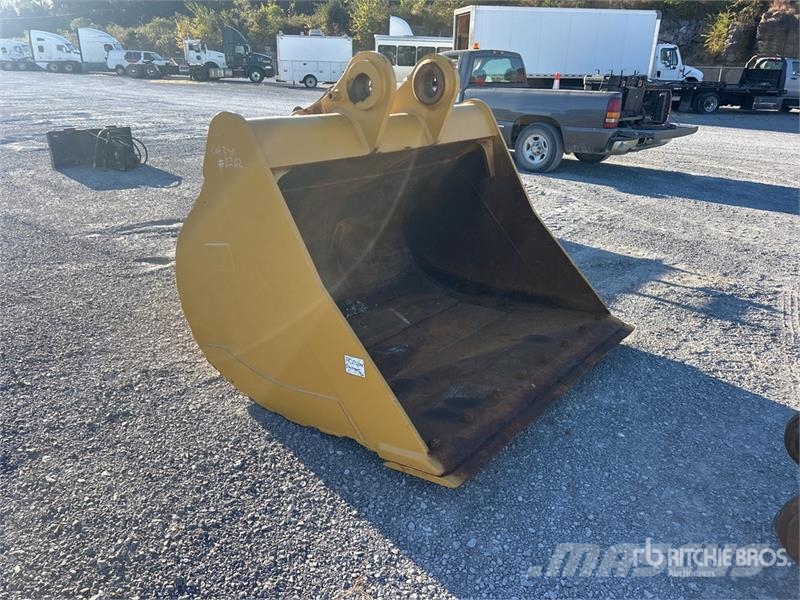 CAT 72 in Digging Excavator Bucket دلاء