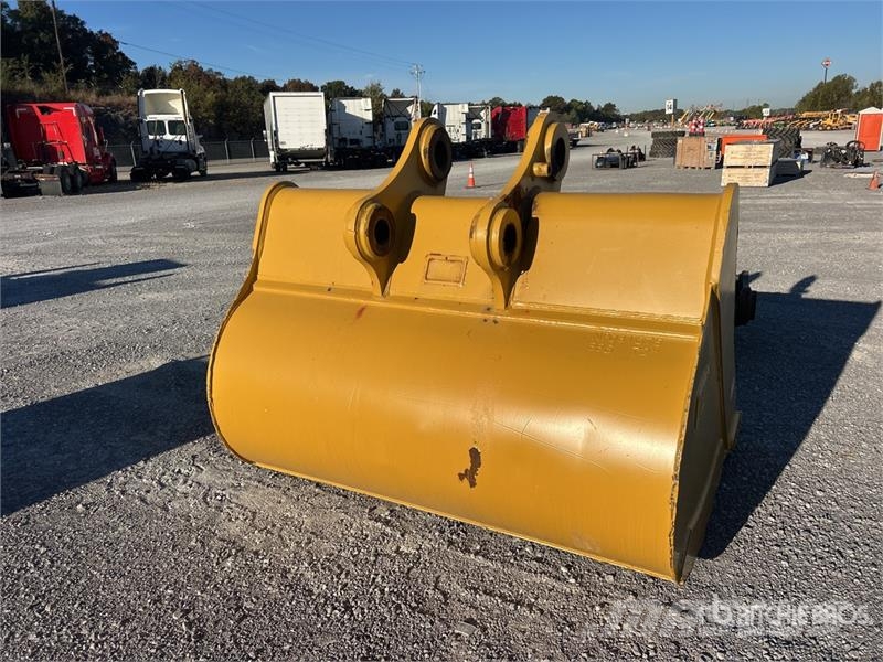 CAT 72 in Digging Excavator Bucket دلاء