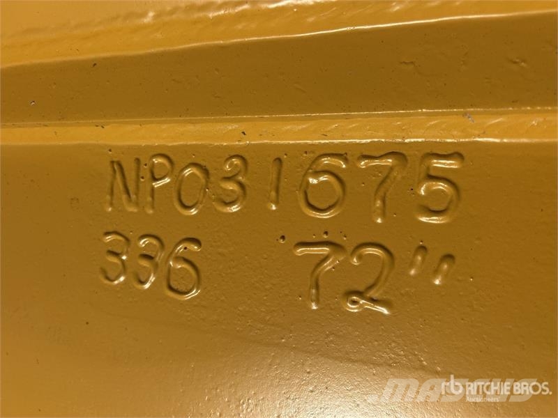CAT 72 in Digging Excavator Bucket دلاء