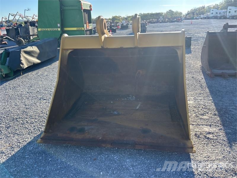 CAT 72 in Digging Excavator Bucket دلاء