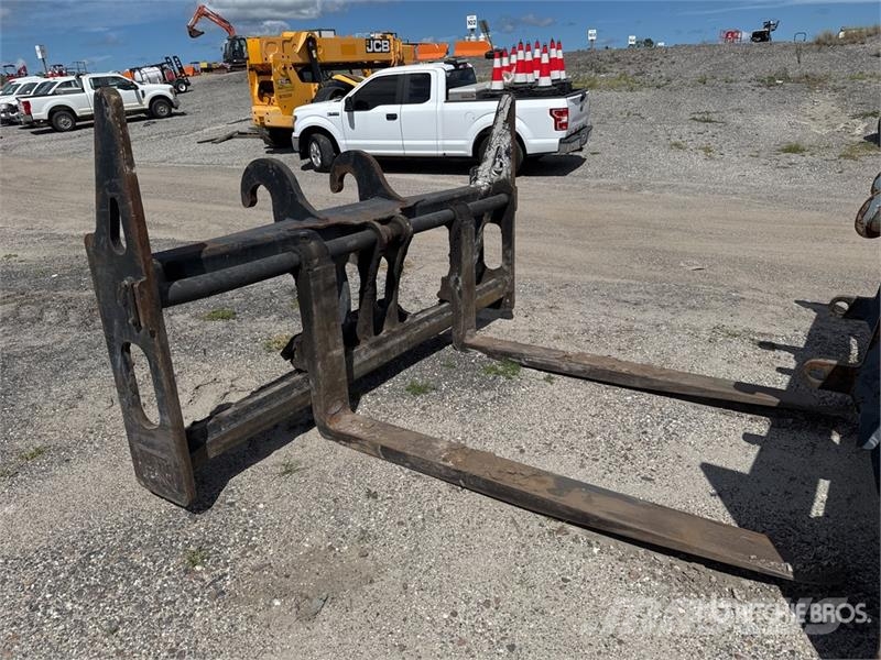 CAT 72 in Q/C Wheel Loader Forks - Fits 938M Garfos