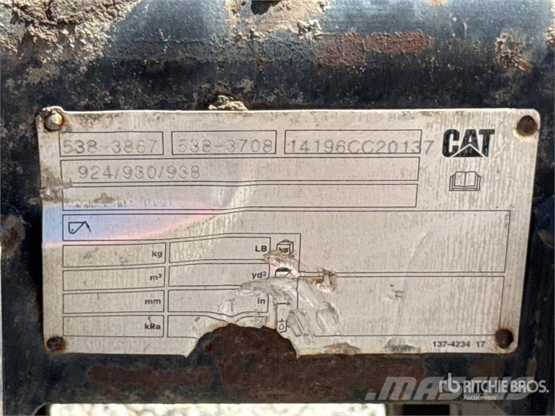 CAT 72 in Q/C Wheel Loader Forks - Fits 938M Garfos