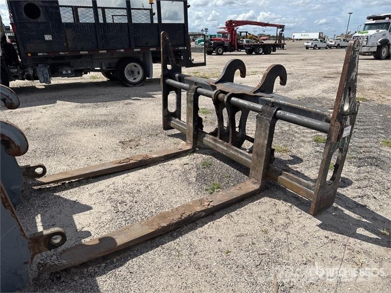 CAT 72 in Q/C Wheel Loader Forks - Fits 938M Garfos