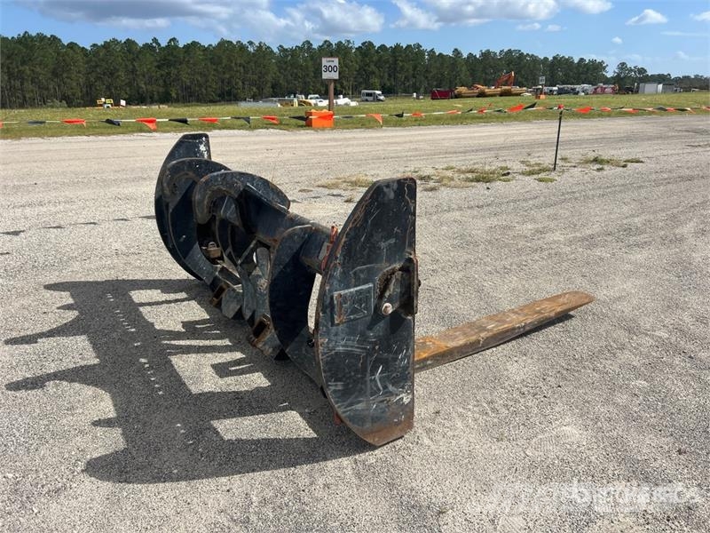 CAT 72 in Wheel Loader Forks Fourche