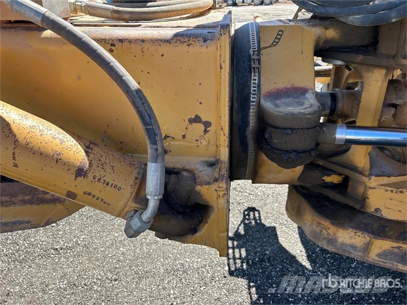 CAT 725 Zglobni demperji
