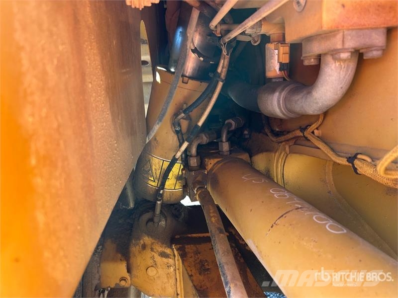 CAT 725 Zglobni demperji
