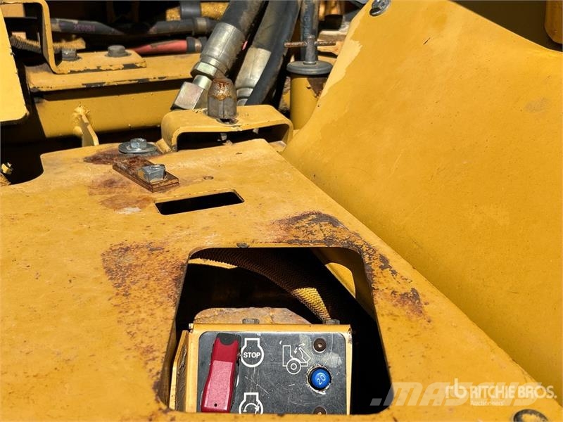 CAT 725 Zglobni demperji