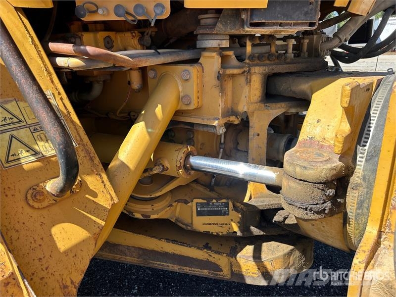CAT 725 Zglobni demperji