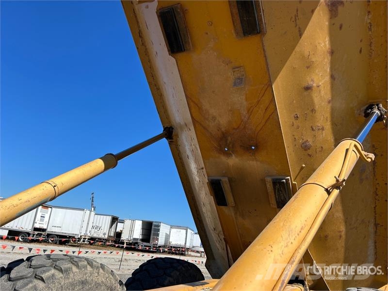 CAT 725 Zglobni demperji