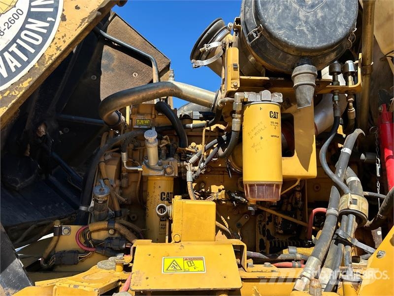 CAT 725 Zglobni demperji