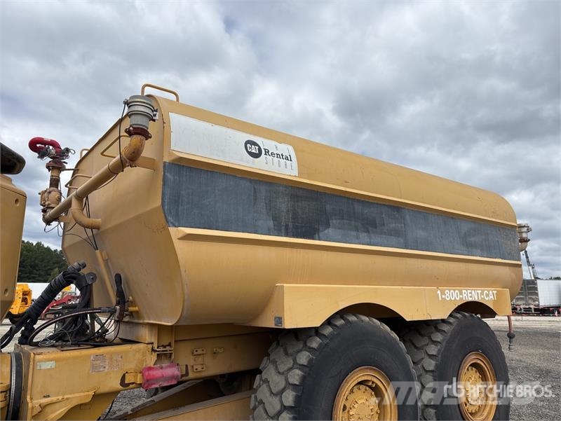 CAT 725 5000 gal 6x6 Articulated Water Truck Ūdens mašīnas