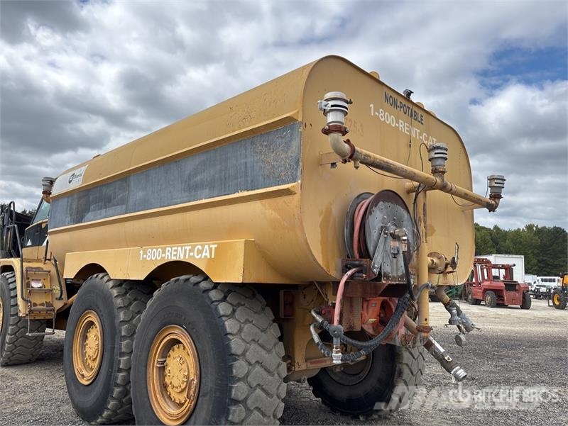 CAT 725 5000 gal 6x6 Articulated Water Truck Ūdens mašīnas