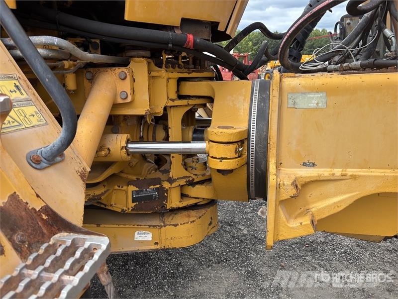 CAT 725 5000 gal 6x6 Articulated Water Truck Ūdens mašīnas