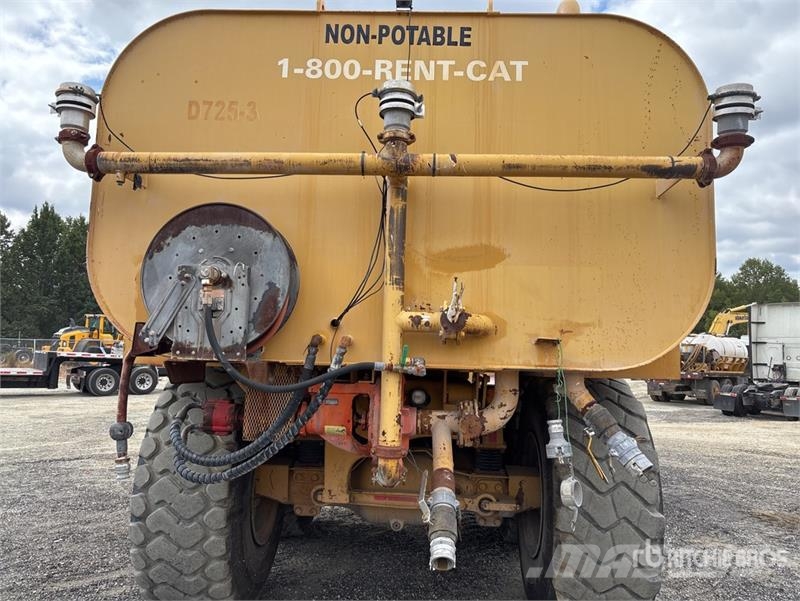 CAT 725 5000 gal 6x6 Articulated Water Truck Ūdens mašīnas