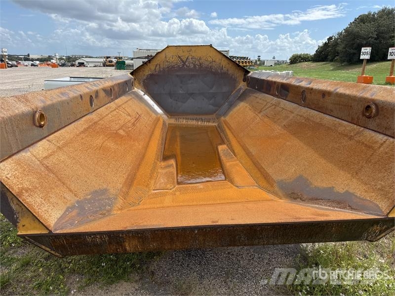 CAT 725 Truck Dump Body Pašizgāzējs