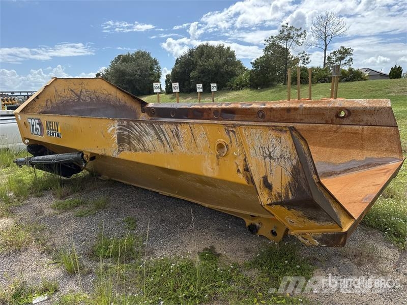 CAT 725 Truck Dump Body Pašizgāzējs