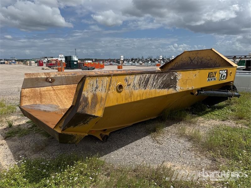 CAT 725 Truck Dump Body Pašizgāzējs