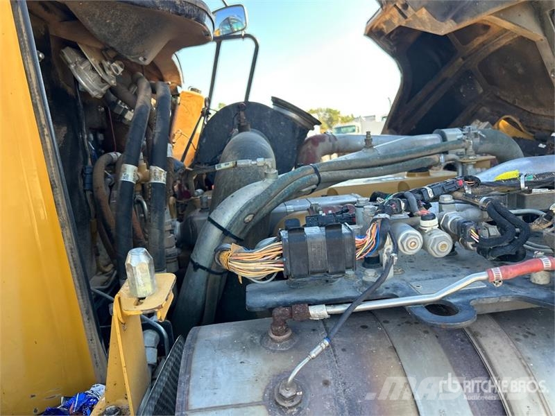CAT 730C 铰接式自卸车