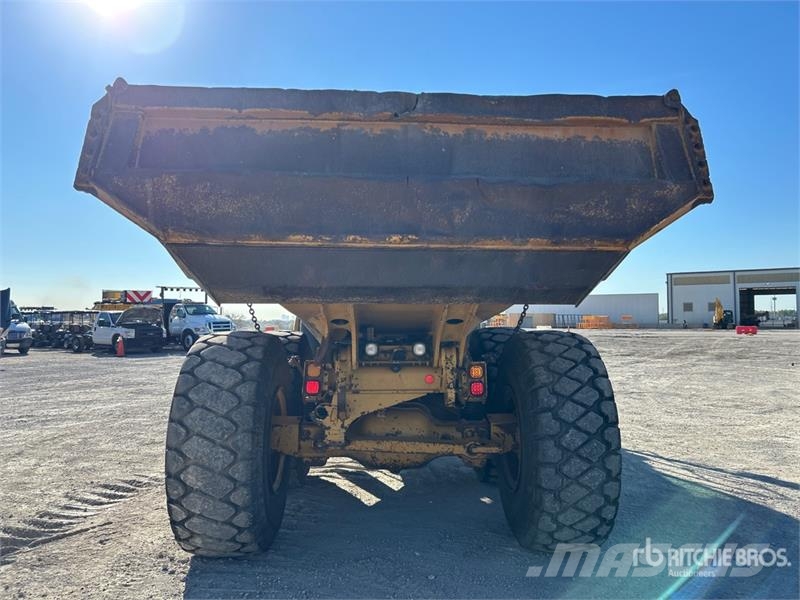 CAT 730C 铰接式自卸车