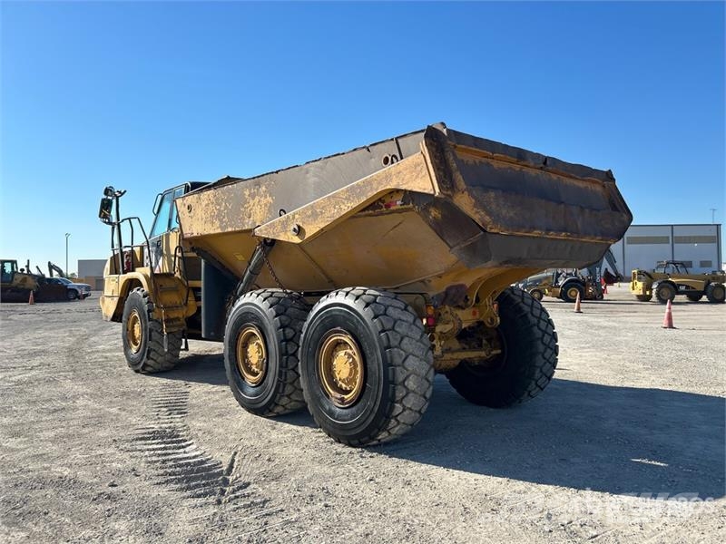 CAT 730C 铰接式自卸车