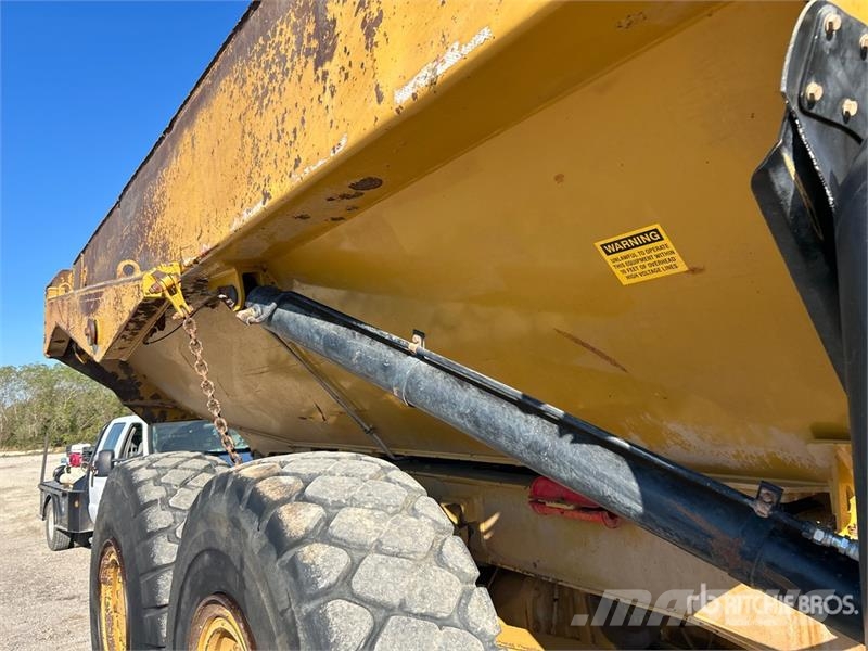 CAT 730C 铰接式自卸车
