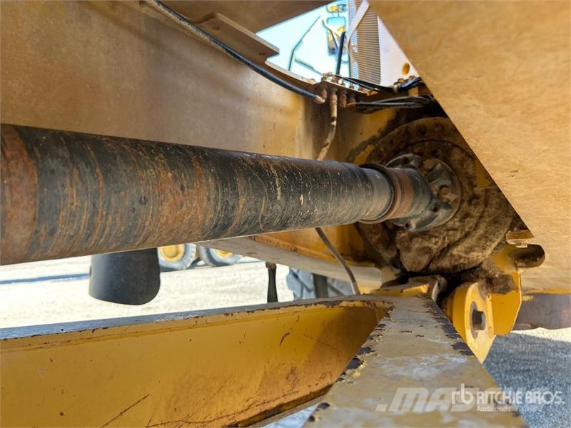 CAT 730C 铰接式自卸车